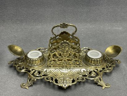 Ensemble de bureau en bronze néo-renaissance...