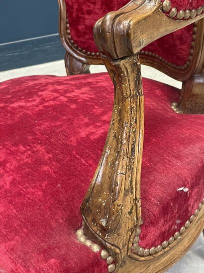 Fauteuil cabriolet
de style Louis XV. 
H....