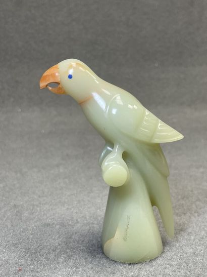 Coq en néphrite vert foncé, sculptée et petite...