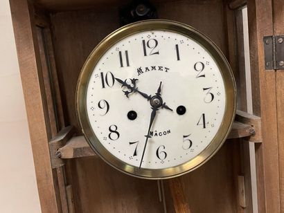 MAMET à Mâcon
Pendule carillon. 
100 x 35...