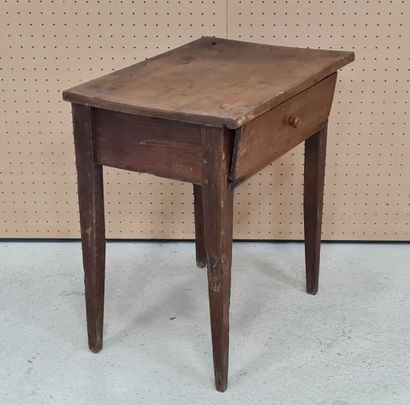 Petite table en chêne à un tiroir coulissant
H:...