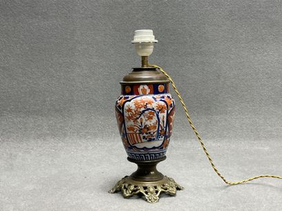 Pied de lampe en porcelaine Imari
H. :27...