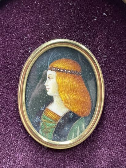 Quatre portraits de femme à vue ovale. 
5,5...