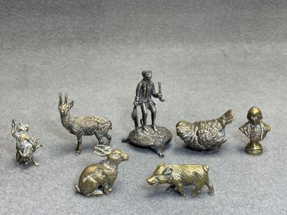 Sept petits bronze. 
-Singe zoomorphe. H....