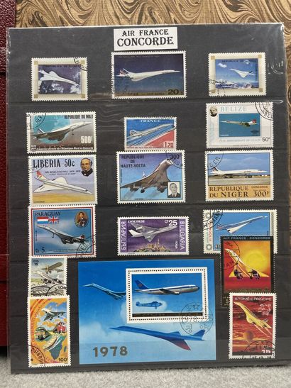 Cinq albums de timbres Français.