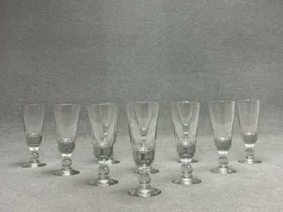 Série de 8 verres bistrot .
H: 19 cm.