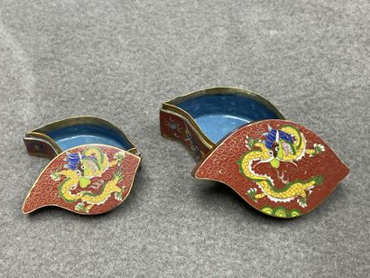 Deux piluliers en émaux cloisonnés chino...