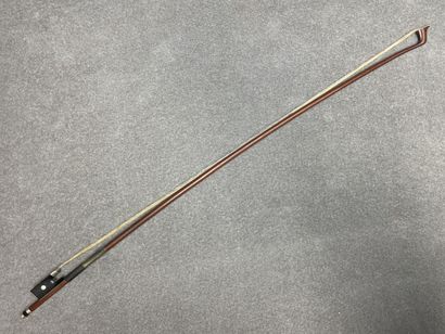 Archet de violon. 
Estampille: Tourte. L
L:...