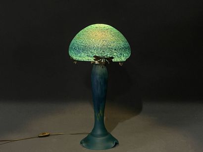 Lampe champignon en verre marbré.
Style Art...