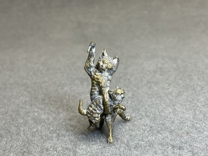 Sept petits bronze. 
-Singe zoomorphe. H....