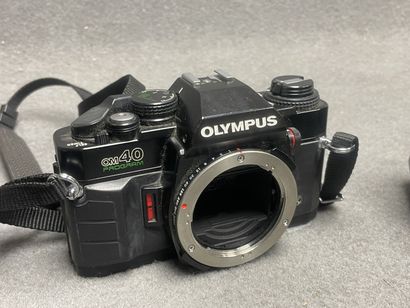 Lot d'appareils photo argentique, huit objectifs...
