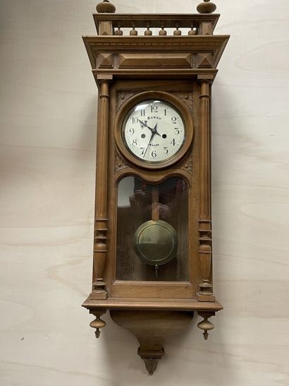 MAMET à Mâcon
Pendule carillon. 
100 x 35...