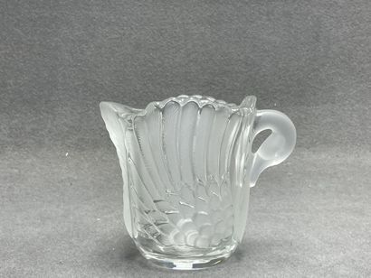 Vase en verre moulé.
H: 15 cm