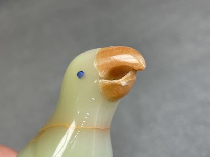 Coq en néphrite vert foncé, sculptée et petite...
