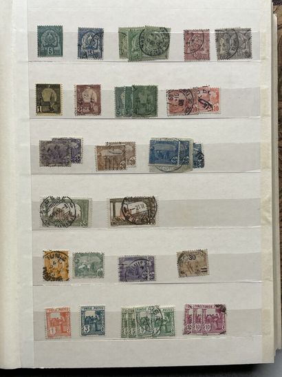 Sept albums de timbres étranger.