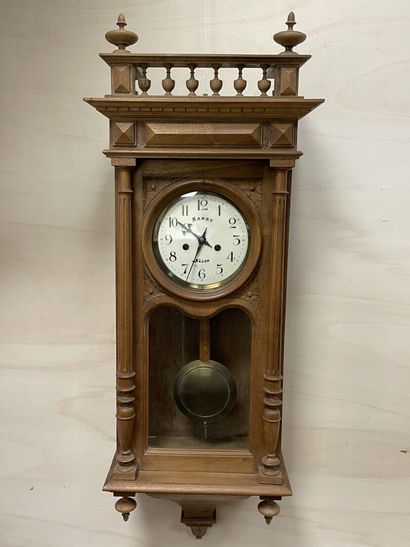 MAMET à Mâcon
Pendule carillon. 
100 x 35...