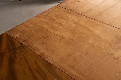 Table de salle à manger en acajou de forme...