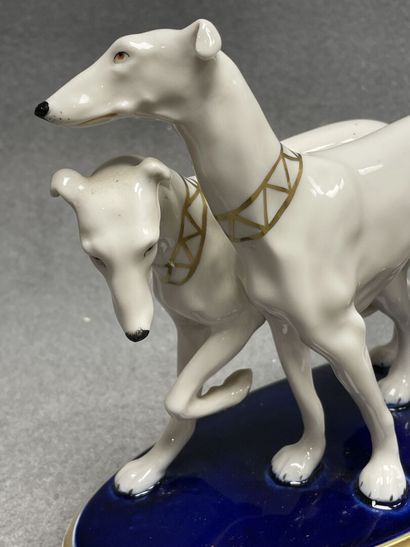 ROYAL DUX BOHEMIA
Lévriers en porcelaine...