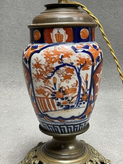 Pied de lampe en porcelaine Imari
H. :27...