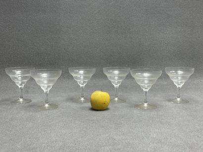 Six verres à cocktail 
H. : 14 cm