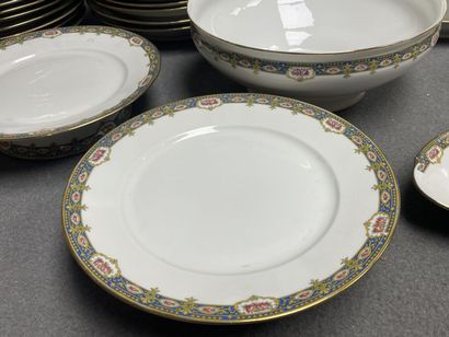 Parties de service de table en porcelaine...