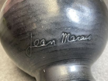 Jean MARAIS
Petit vase en céramique signé....