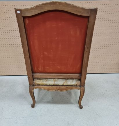 Fauteuil de style Régence, garni de tapisserie...