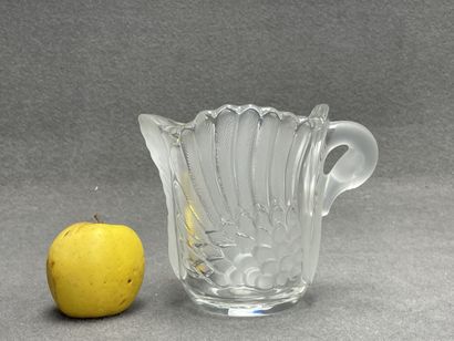 Vase en verre moulé.
H: 15 cm