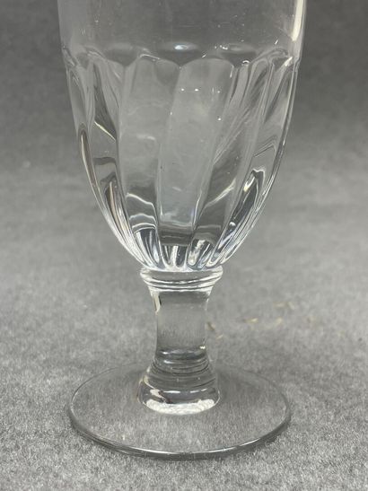 Série de 15 verres bistrot, pied torsadé
Vers1...