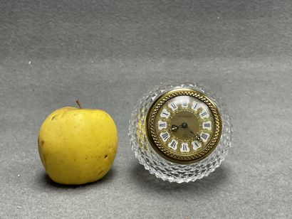 SCHNEIDER
Pendulette en cristal, boule à...