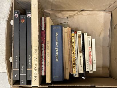 Cartons of books on oriental art, carpets,...