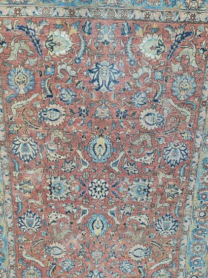 Tapis laine et soie
210 x 140 cm
Usures et...