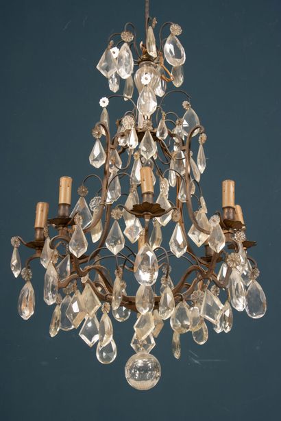 Lustre à pampilles à huit lumières. 
H. :86...