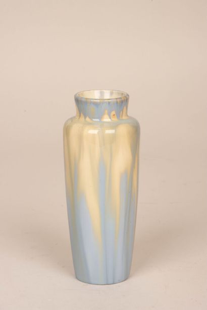 Pierre-Adrien DALPAYRAT (1844-1910)
Vase...