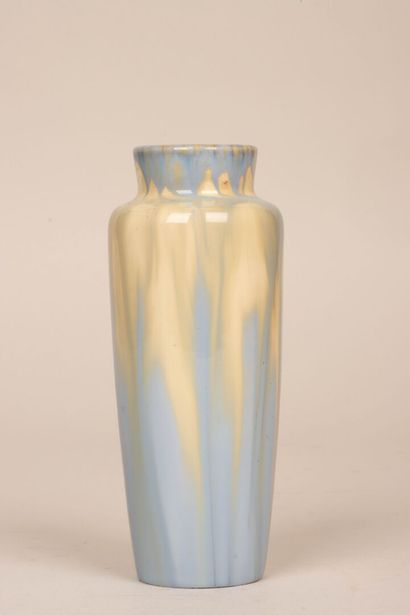 Pierre-Adrien DALPAYRAT (1844-1910)
Vase...