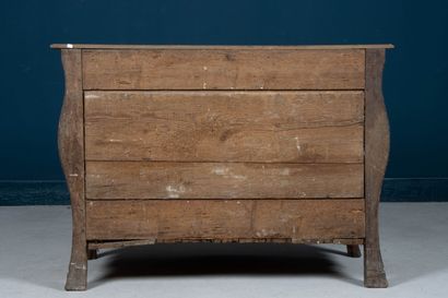 Commode tombeau en bois fruitier ouvrant...