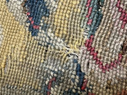 Fauteuil à haut dossier, pieds os de mouton...
