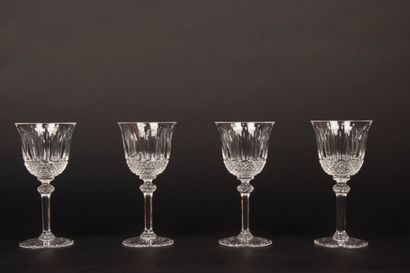 SAINT LOUIS Modèle Tommy.
Quatre verres à...