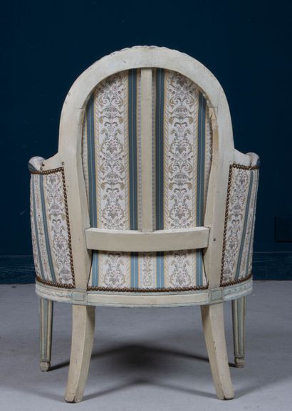 Bergère en bois sculpté et laqué
Epoque Louis...