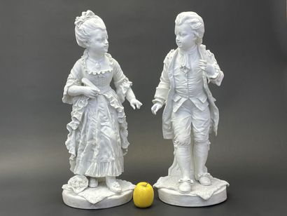 Paire de grandes sculptures en biscuit de...