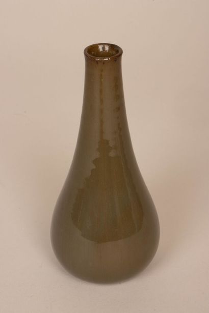 Auguste DELAHERCHE (1857-1940)
Vase en grès...