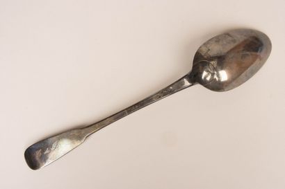Cuillère à ragout en argent. 
poinçons XVIII°...