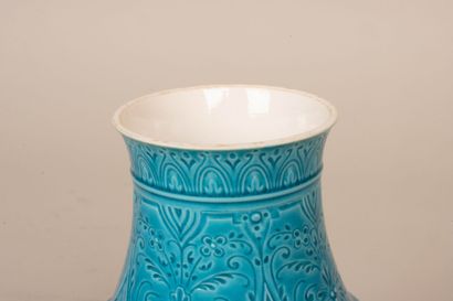 Manufacture de Sèvres -
Vase couvert en porcelaine...