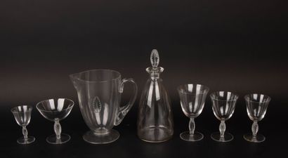 LALIQUE FRANCE Fontainebleau service.
Set...