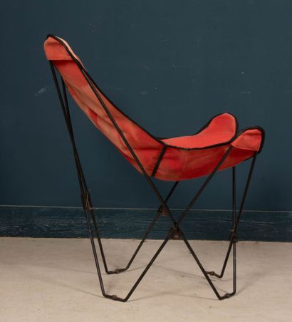 Suite de quatre fauteuils pliants type Butterfly.
Années...
