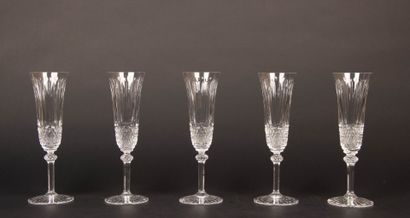 SAINT LOUIS Modèle Tommy.
Cinq flûtes à champagne
H:...
