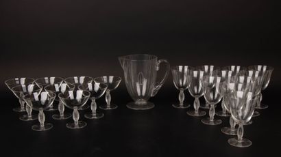 LALIQUE FRANCE Fontainebleau service.
Set...