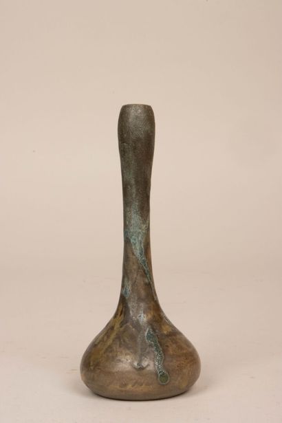 Theo PERROT (1856-1942). 
Stoneware soliflore...
