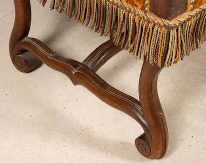 Fauteuil à haut dossier, pieds os de mouton...