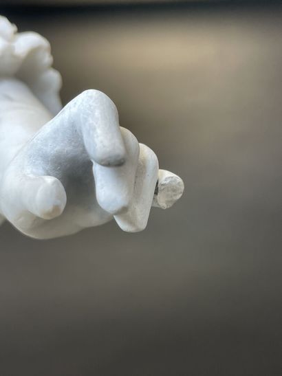 Paire de grandes sculptures en biscuit de...